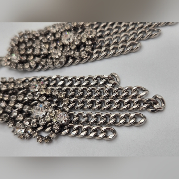 Stella & Dot Retired Petra Fringe Chandelier Earrings Silver Tone Rhinestones - Picture 11 of 12